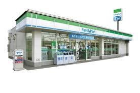 物件外観写真8　(ファミリｰマｰト 京都烏丸松原店（400m）)