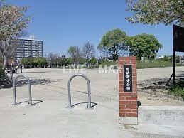 物件外観写真9　(唐橋西寺公園（1158m）)