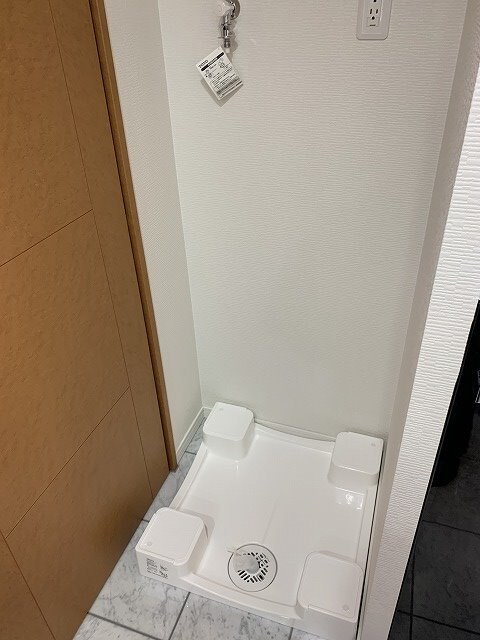 物件内観写真16　(洗濯機置き場)