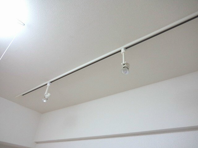 物件内観写真28　(スポットライト♪)
