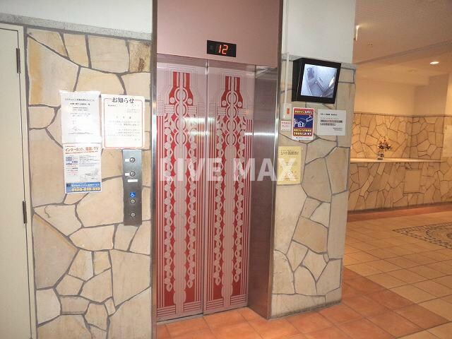 物件外観写真5　(モニター付きエレベーター♪)