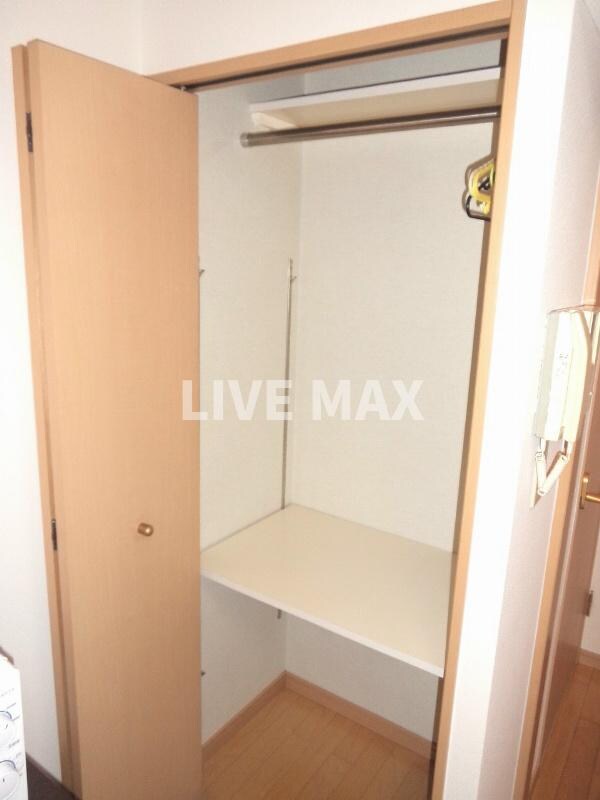 物件内観写真14　(クローゼット♪)