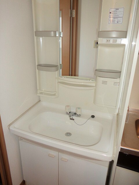 物件内観写真10　(独立型洗面所♪)