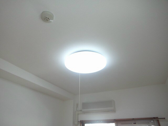 物件内観写真23　(室内照明♪)