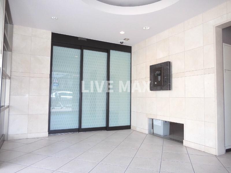 物件外観写真3　(オートロック♪)