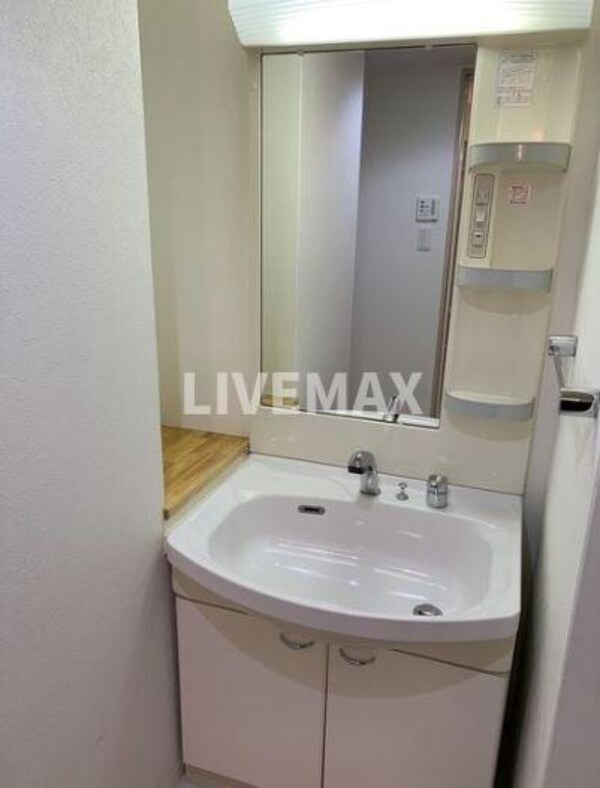 洗面・脱衣所(独立洗面台♪)