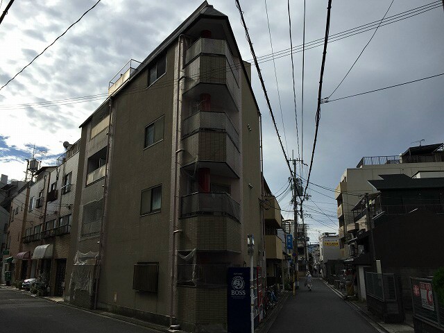 物件外観写真1　(2WAYアクセス可能な立地！！)