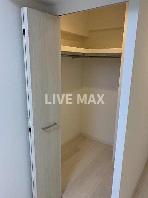 物件内観写真13　(ウォークインクローゼット)