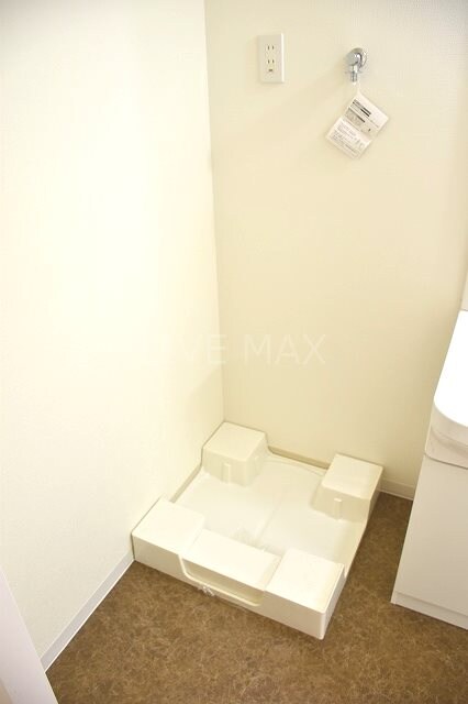 物件内観写真17　(洗濯機置き場)