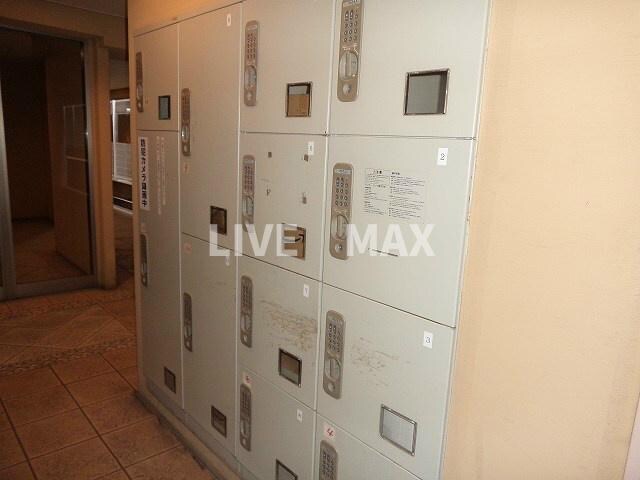 物件外観写真3　(宅配BOX♪)