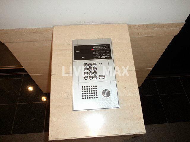 物件外観写真2　(オートロック♪)