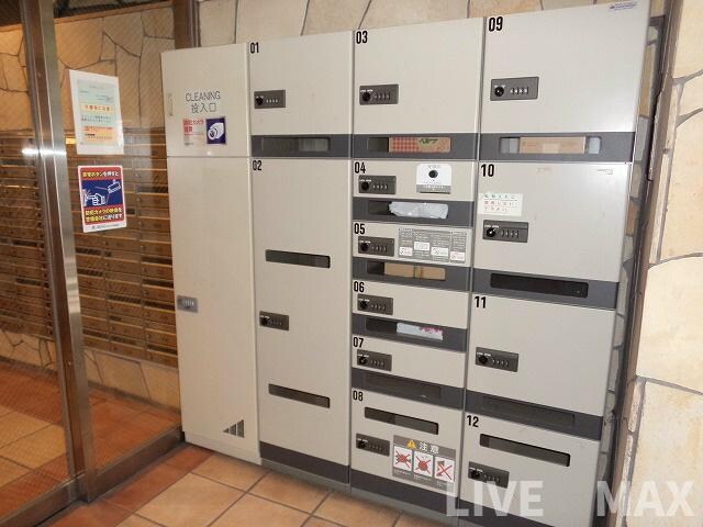 物件外観写真3　(宅配ボックス♪)