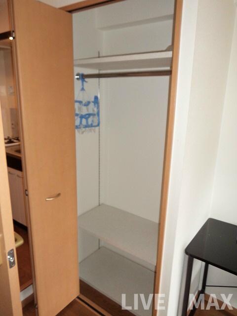 物件内観写真14　(クローゼット♪)