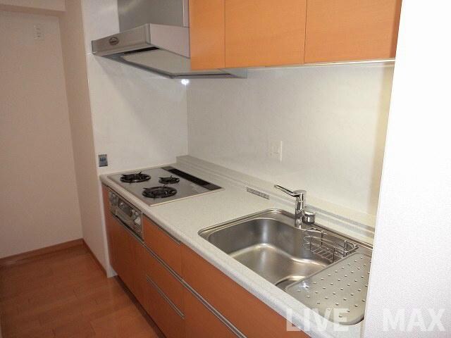 物件内観写真4　(3口ガスコンロ♪)