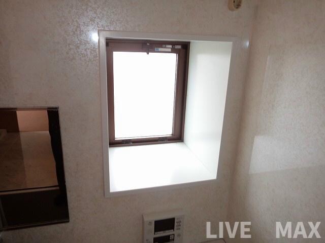 物件内観写真22　(風呂に窓♪)