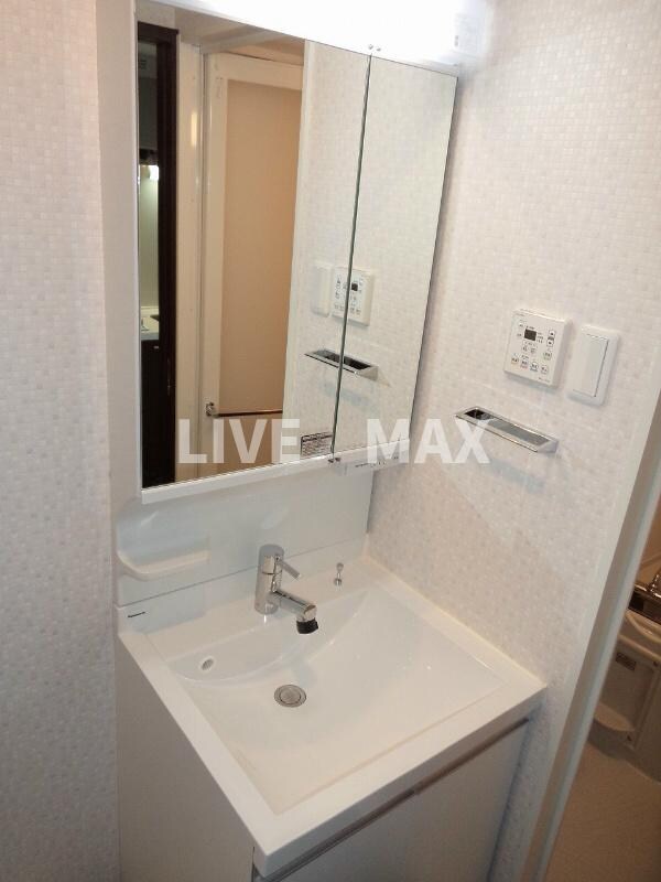 物件内観写真7　(独立洗面台♪)