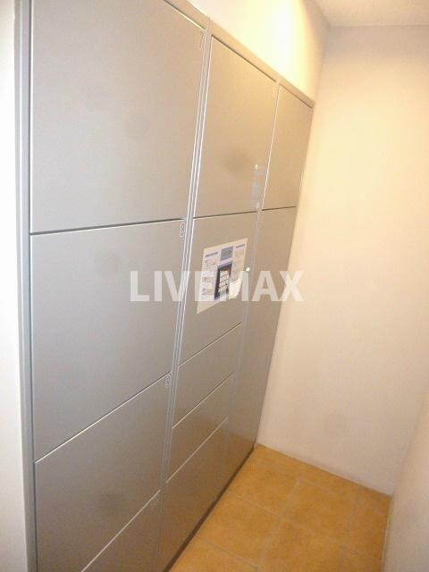 物件外観写真4　(宅配ボックス♪)