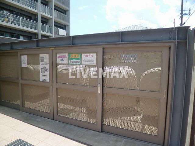 物件外観写真7　(24時間対応ゴミ置き場♪)