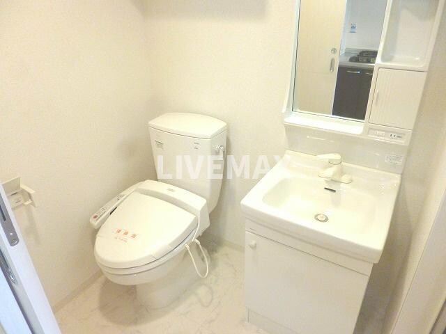 物件内観写真16　(独立洗面台♪)