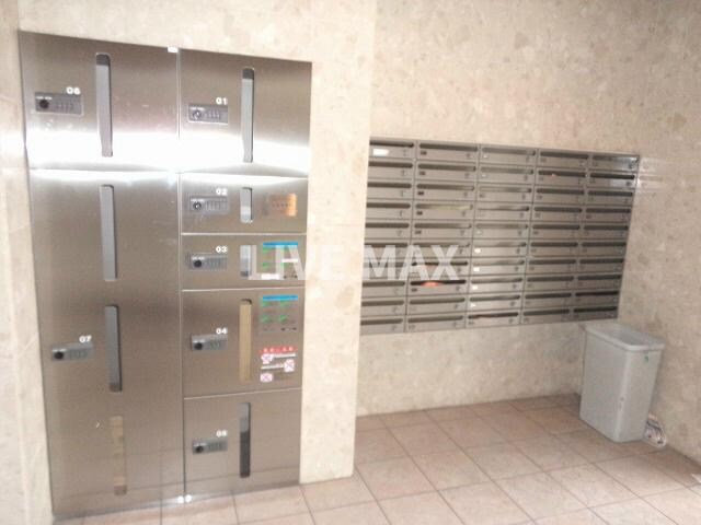 物件外観写真3　(宅配ＢＯＸ)