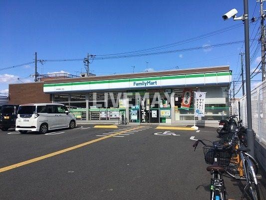 物件外観写真3　(ﾌｧﾐﾘｰﾏｰﾄ 吉祥院東砂ﾉ町店（コンビ二）：428m)