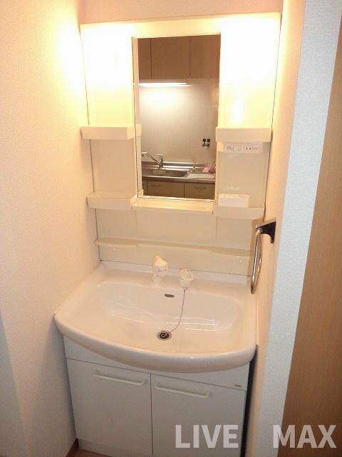 物件内観写真19　(独立洗面台♪)