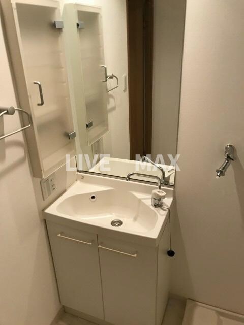 物件内観写真11　(独立洗面台♪)