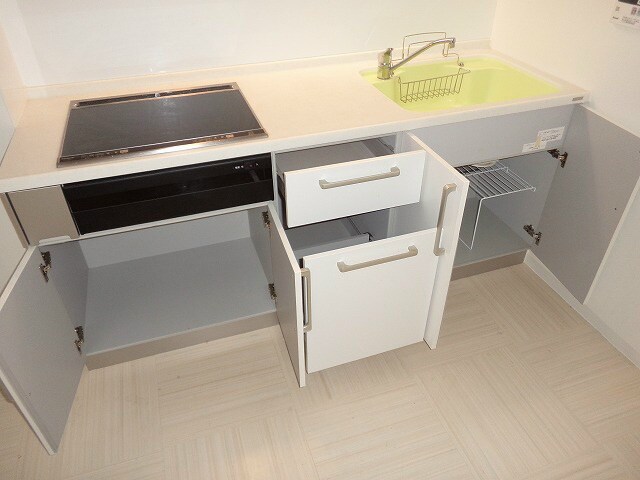 物件内観写真27　(キッチン収納♪)