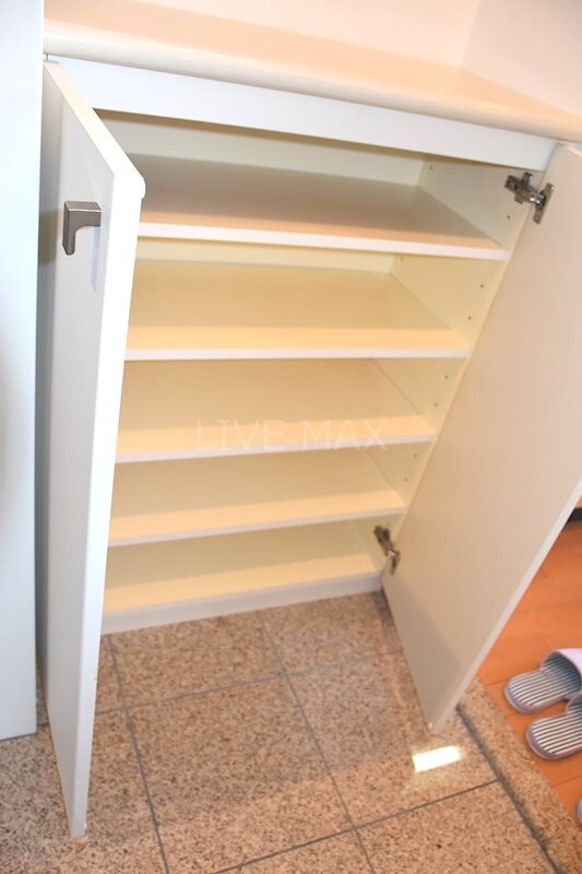 玄関(シューズボックス付きです。)