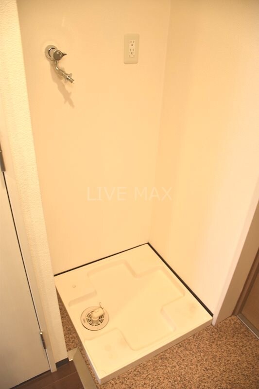 物件内観写真21　(洗濯機置き場)