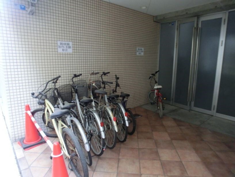 物件内観写真13　(駐輪場)