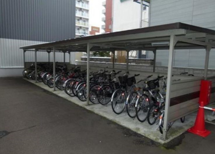 物件内観写真13　(駐輪場)