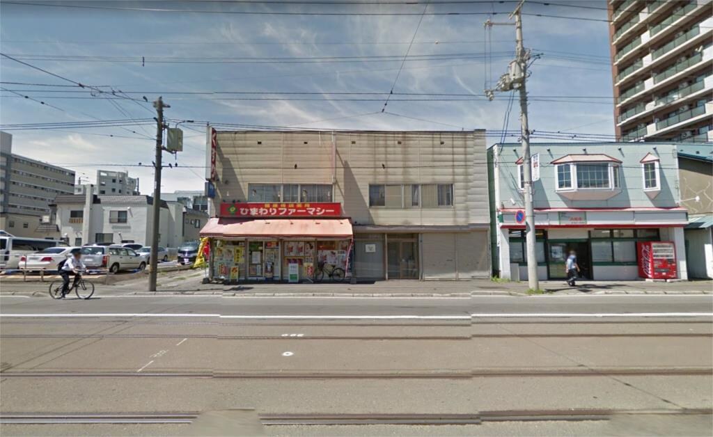 物件外観写真5　(ひまわりファｰマｰシｰ（227m）)