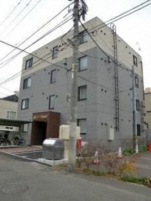ファミル山鼻外観写真