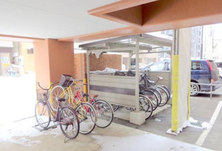 物件外観写真8　(駐輪場)