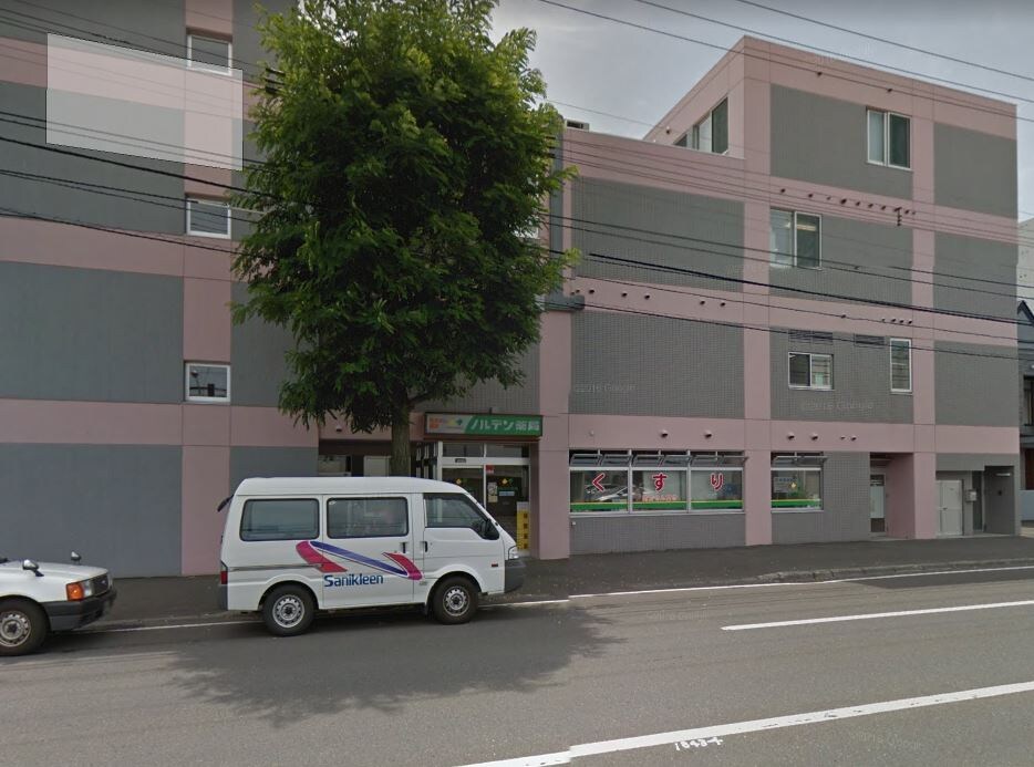 物件外観写真5　(ノルデン薬局 北6条店（456m）)