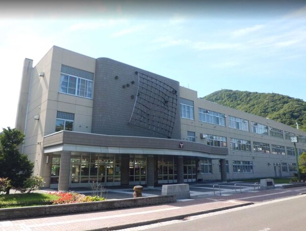 周辺環境(札幌市立山鼻中学校（542m）)