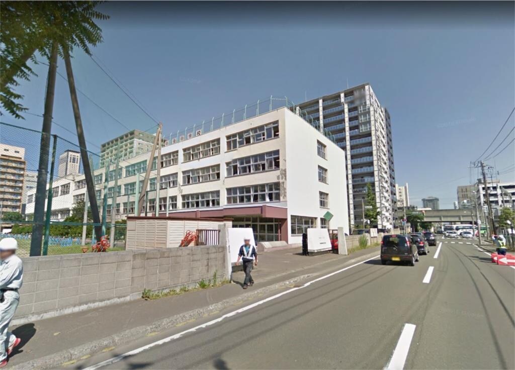 物件外観写真6　(札幌市立中央中学校（575m）)