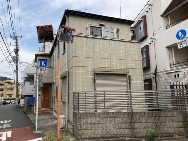 グリーングラス北新宿の物件外観写真