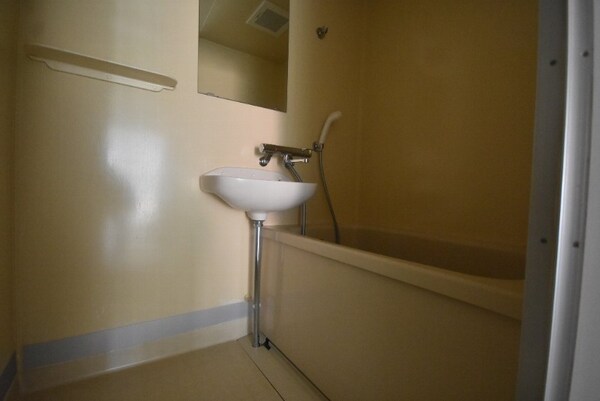 バス／シャワールーム等(浴室)