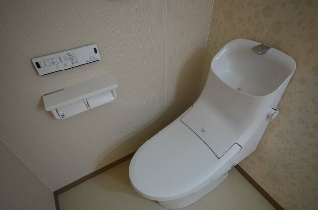 トイレ(シャワー付トイレ※別室写真)