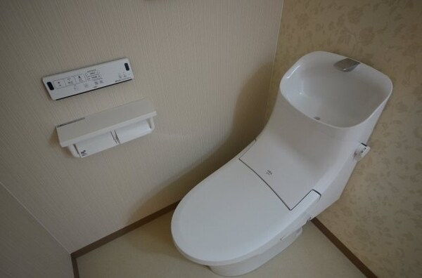 トイレ(シャワー付トイレ※別室写真)