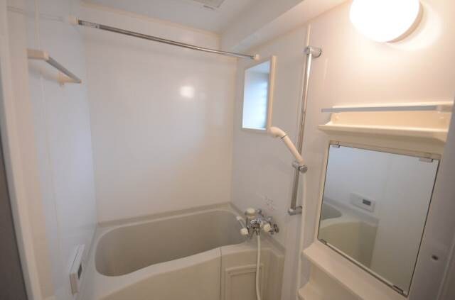 バス／シャワールーム等(浴室乾燥機付バス)