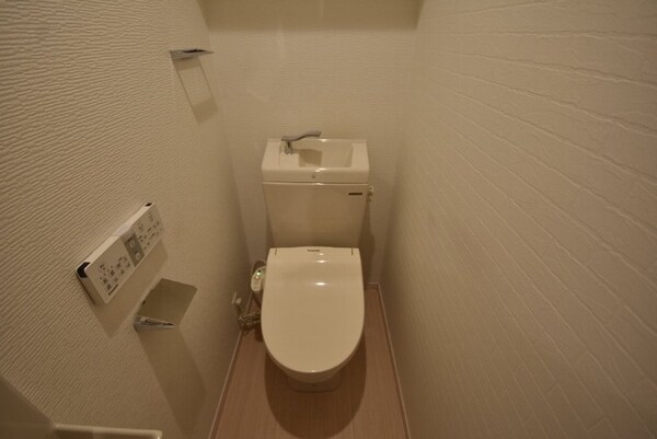 トイレ(シャワートイレ)