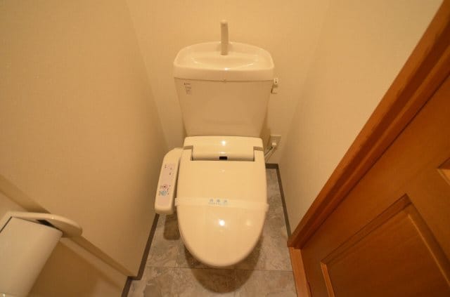 トイレ(シャワートイレ)