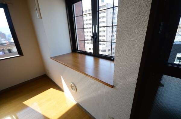 居室・リビング(出窓)