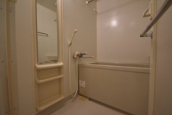 バス／シャワールーム等(浴室乾燥機付バス)