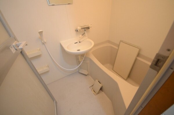 バス／シャワールーム等(浴室)