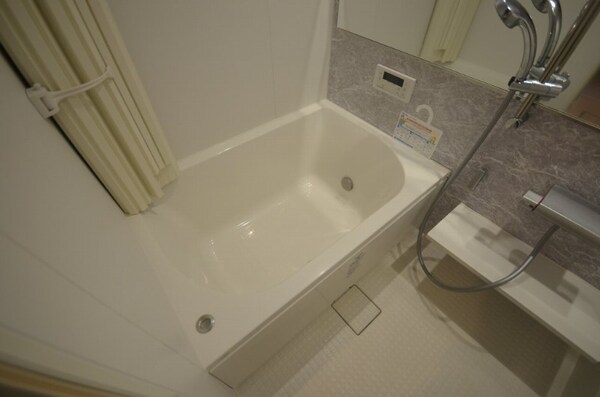 バス／シャワールーム等(追焚機能付浴室)