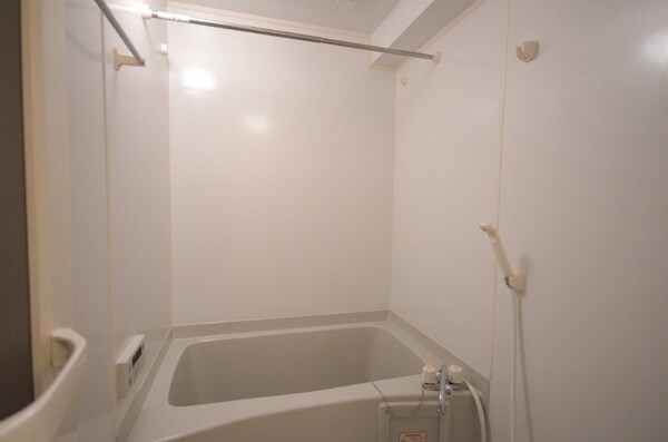 バス／シャワールーム等(浴室乾燥機付バス)